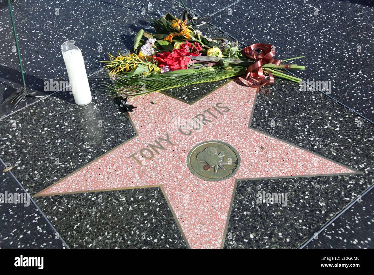 30 September 2010 Hollywood, CA Flowers are placed on Tony Curtis's