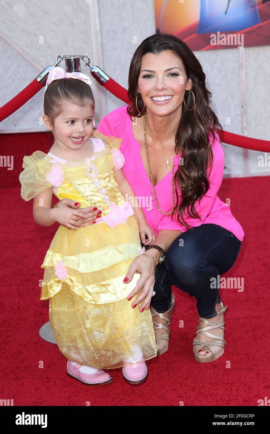 02 October 2010 Hollywood, CA Ali Landry and daughter Estela Ines