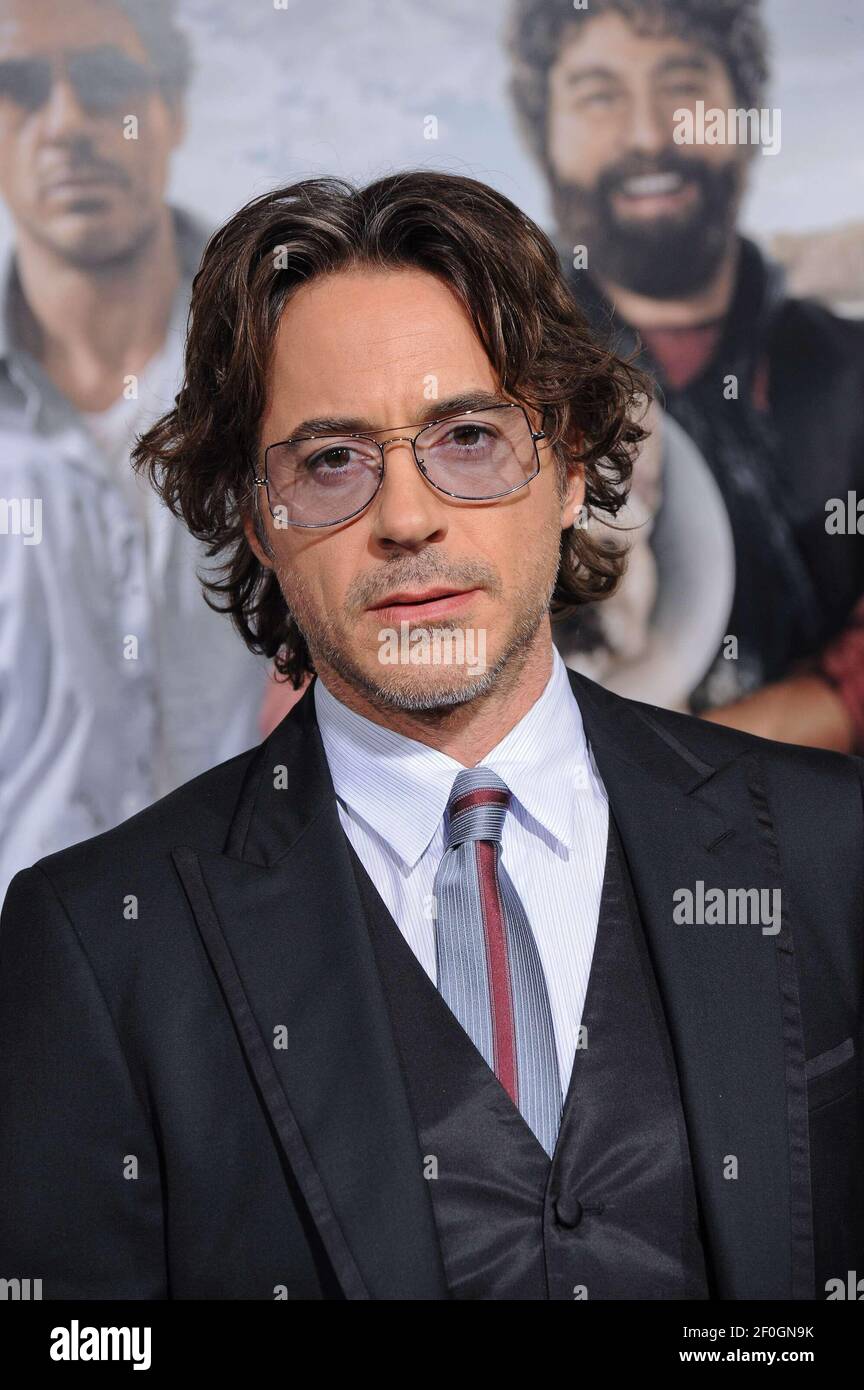 Robert Downey Jr. 28 October 2010, Hollywood, CA. "Due Date" Los Angeles  Premiere held at the Grauman's Chinese Theater. Photo Credit: Giulio  Marcocchi/Sipa Press./DueDate gm.003/1010300542 Stock Photo - Alamy