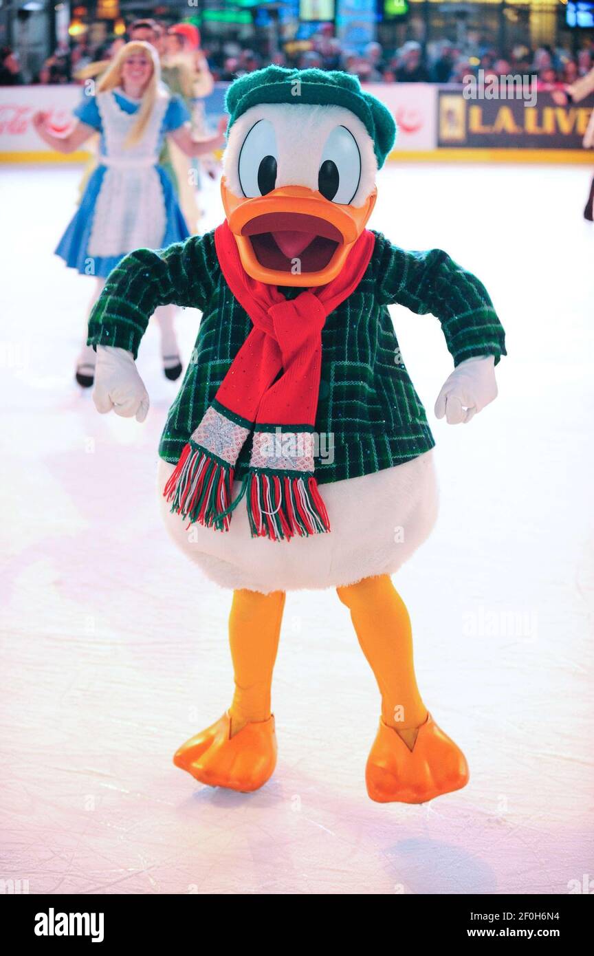 Atmosphere 15 December 10 Los Angeles Ca Disney On Ice Presents Let S Celebrate Held At The L A Live Photo Credit Giulio Marcocchi Sipa Press Celebrate Gm 069 Stock Photo Alamy