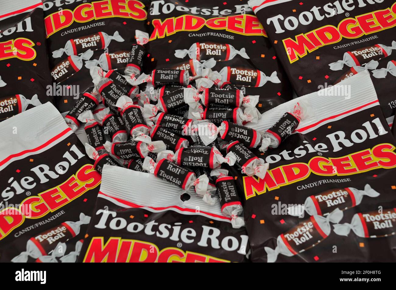 15 March 2010 - Surrey, B.C., Canada - Packages of Tootsie Roll Midgees and individual candies are seen in this posed photograph. Tootsie Roll is expected to announce earnings on Wednesday, March 17, 2010. Photo Credit: Adrian Brown / Sipa Press./1003161526 Stock Photo
