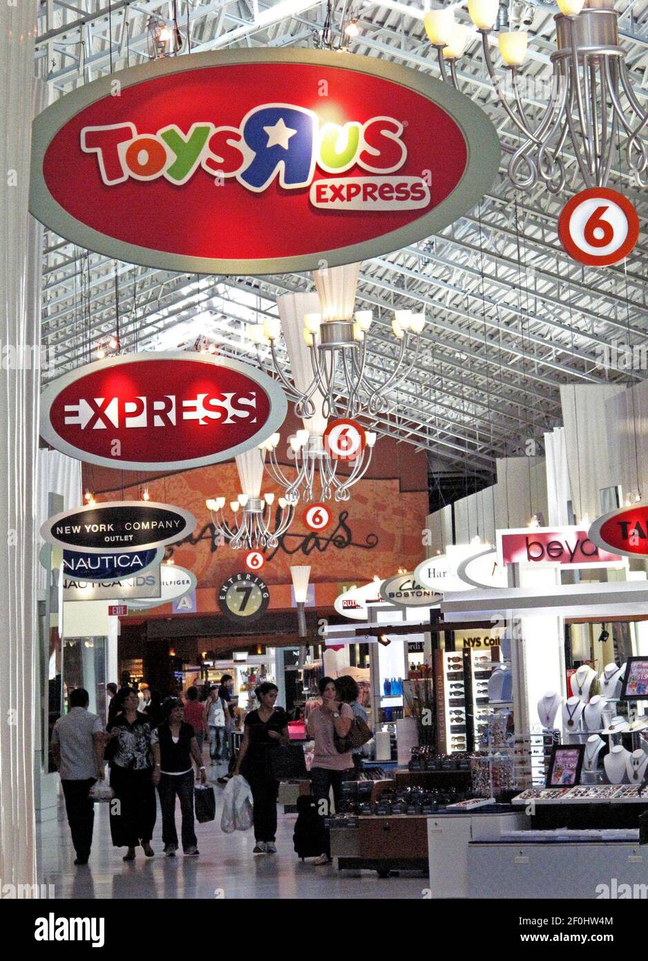 dolphin mall stores