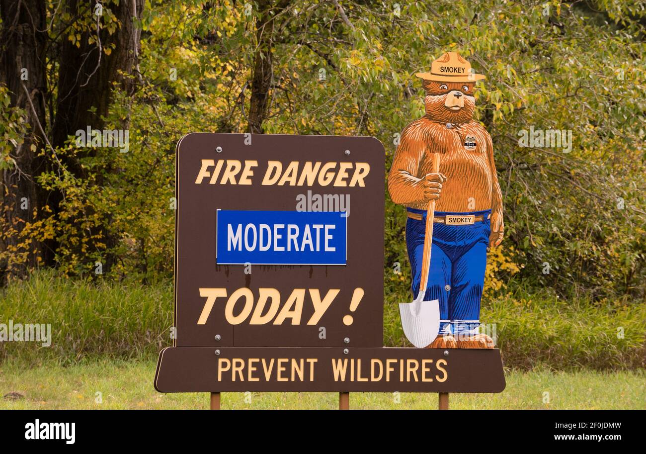 Fire Danger Moderate Today Smokey the Bear Sign Stock Photo - Alamy