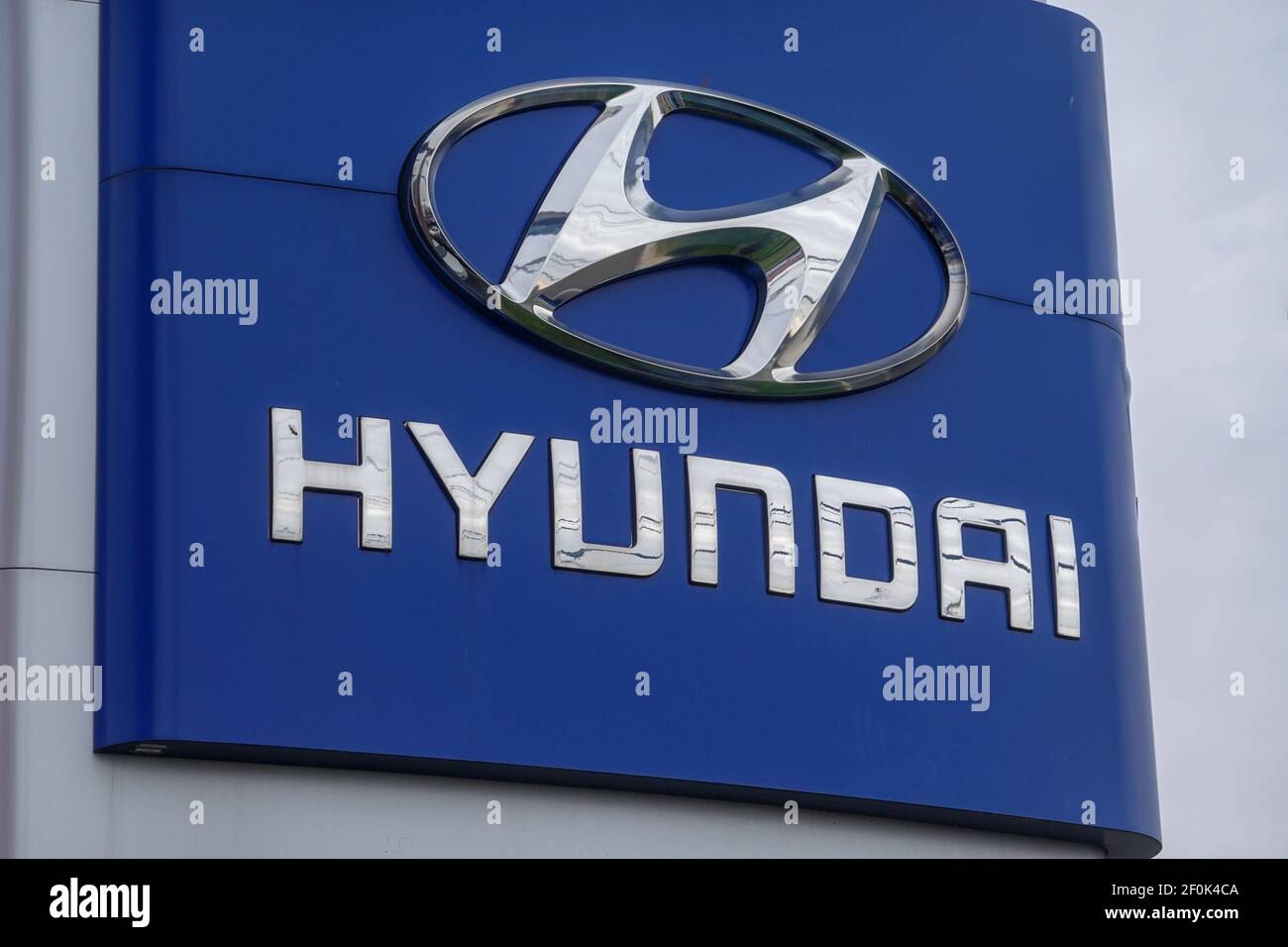 Car Dealership Entrance High Resolution Stock Photography and Images ...