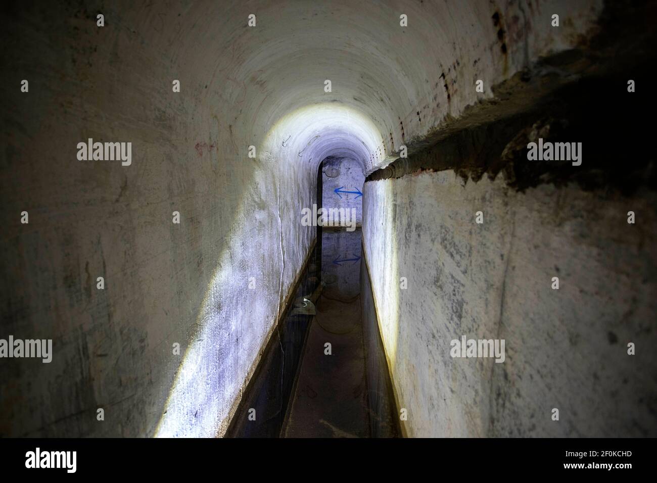 Underground bunkers hi-res stock photography and images - Alamy