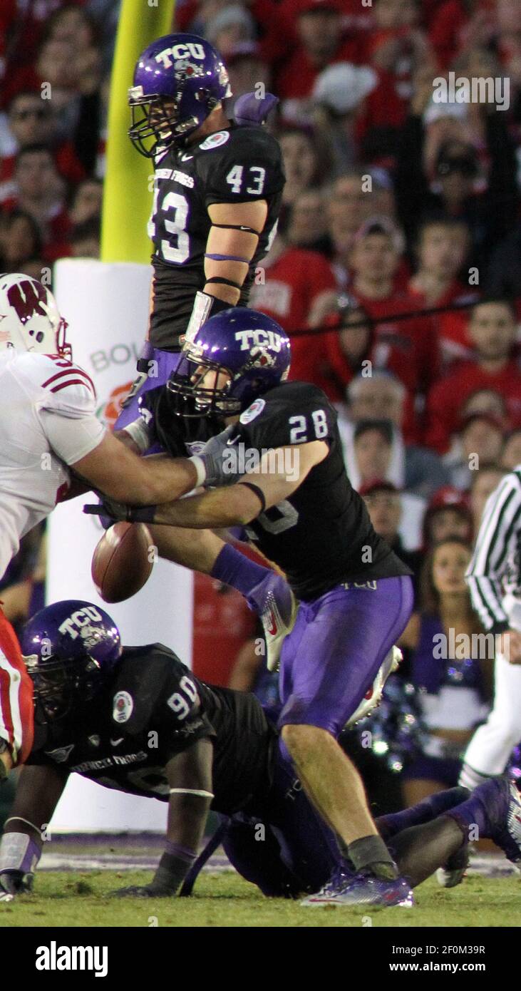 Texas Christian University linebacker Tank Carder (43) blocks a 2-point ...