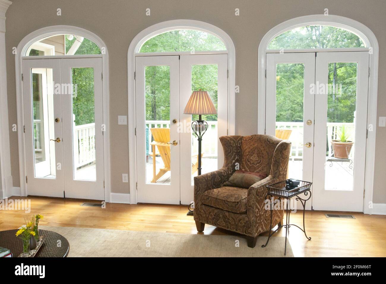 Carol Morrison, who owns a vacation home with husband Ken on the 10th hole  of the Harbor Club golf course at Lake Oconee, said they used minimal  window treatments to keep the