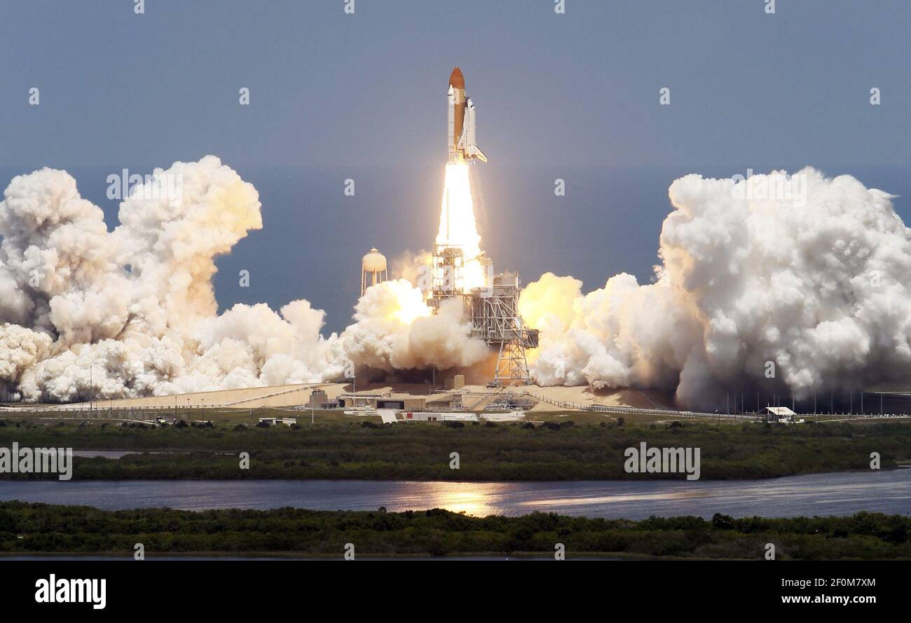 Space shuttle Atlantis thundered off its launch pad at Kennedy Space ...