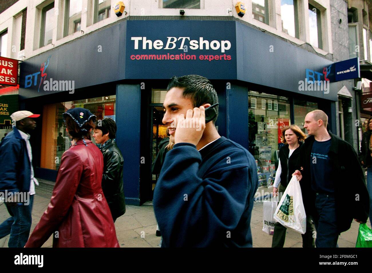 THE BT SHOP ON OXFORD STREET, WHICH HAD NO ADVERTISING OF THE LONDON