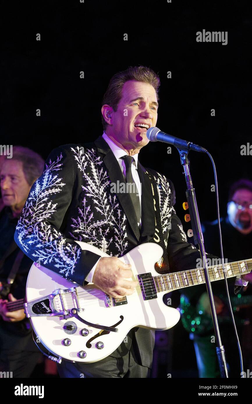 SAN FRANCISCO, CA - May 12 - Chris Isaak attends LymeAid 2018 on May 12th 2018 at Private Residence in Portola Valley, CA on May 12, 2018 (Photo - Drew Altizer/Sipa USA) Stock Photo