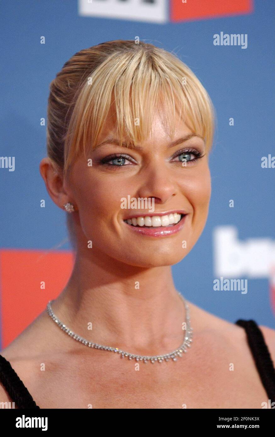 3 December 2005 - Culver City, California - Jaime Pressly. \, image size:874x1390