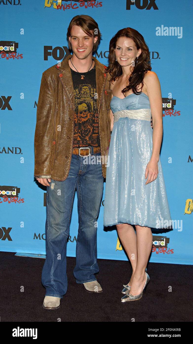 Jesse spencer jennifer morrison billboard hi res stock photography and