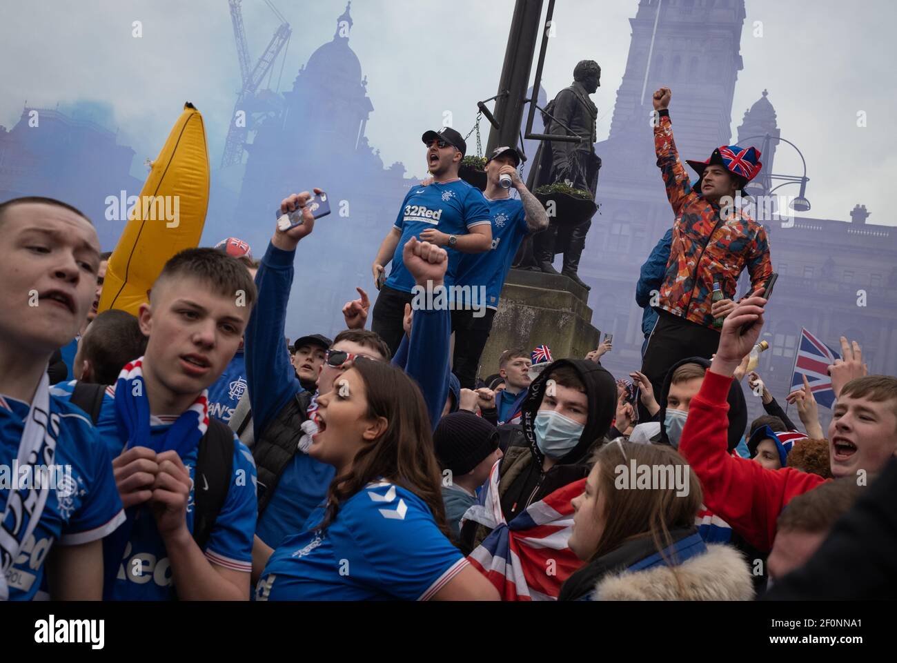 Rangers fc fans hi-res stock photography and images - Page 3 - Alamy