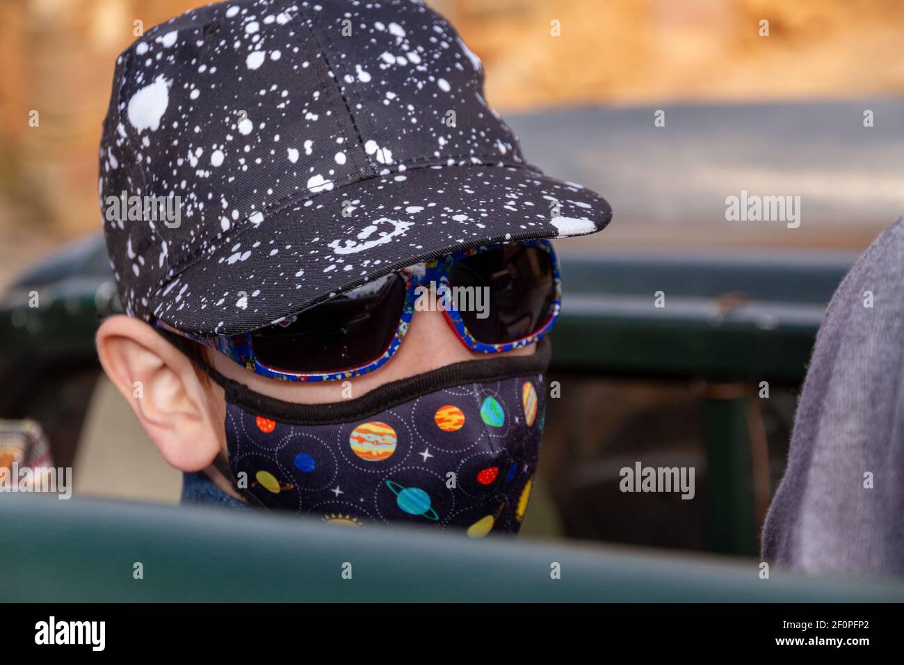 Cap sunglasses child hi-res stock photography images - Alamy