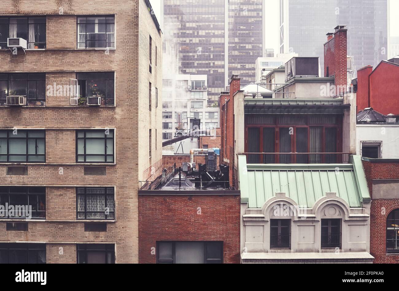 Foggy day in midtown manhattan hi-res stock photography and images - Alamy