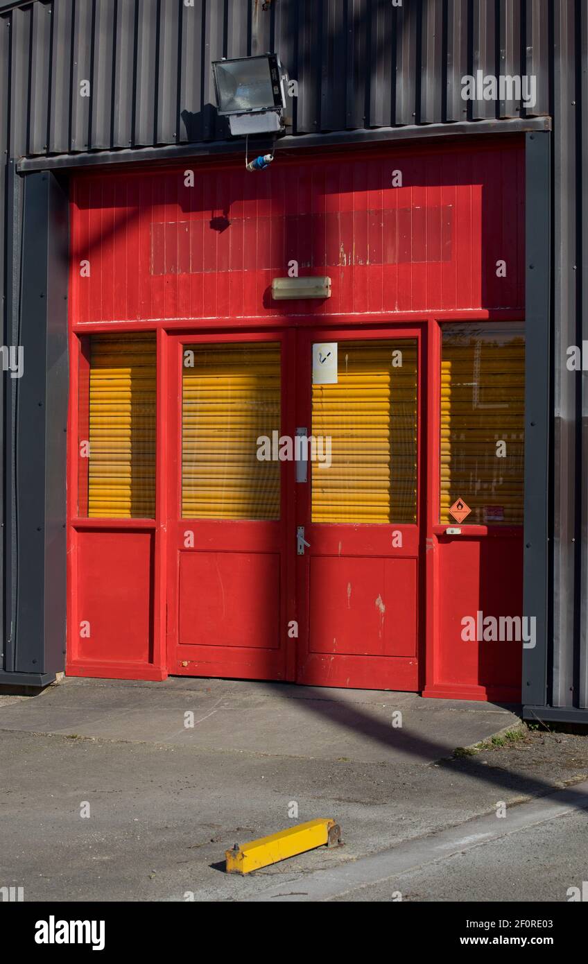 Commercial buildings for sale or to let for lack of business due to Coronavirus, Covid19, near