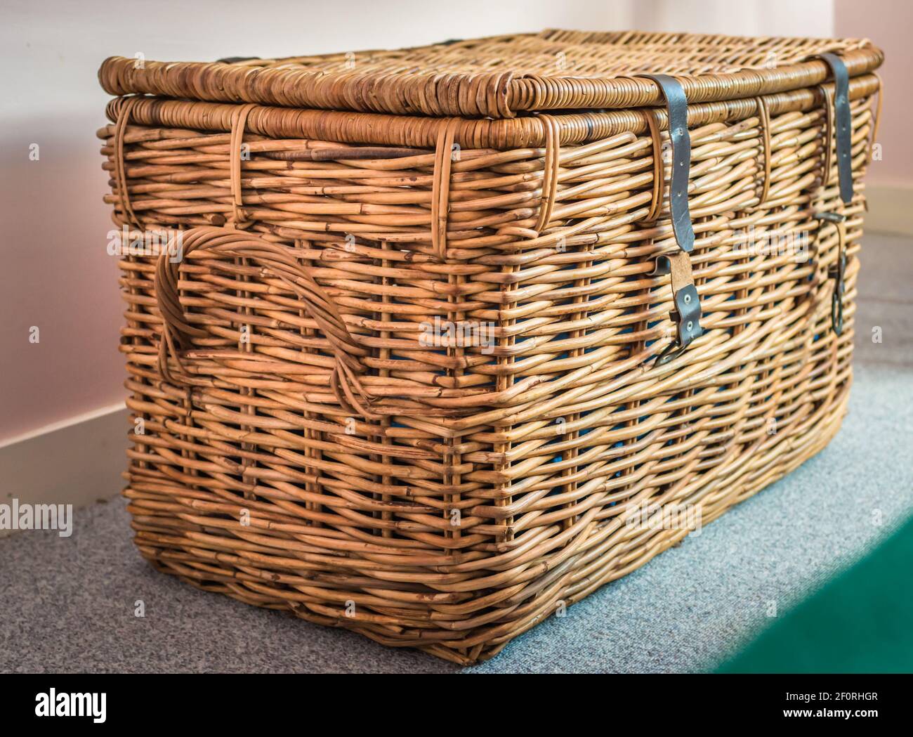 Antique wicker basket hi-res stock photography and images - Alamy