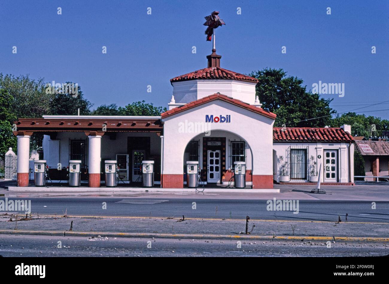 Mobil gas station hires stock photography and images Alamy