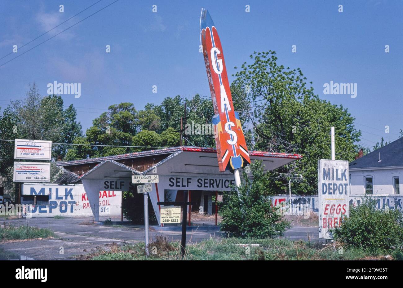Milk depot gas sign hires stock photography and images Alamy