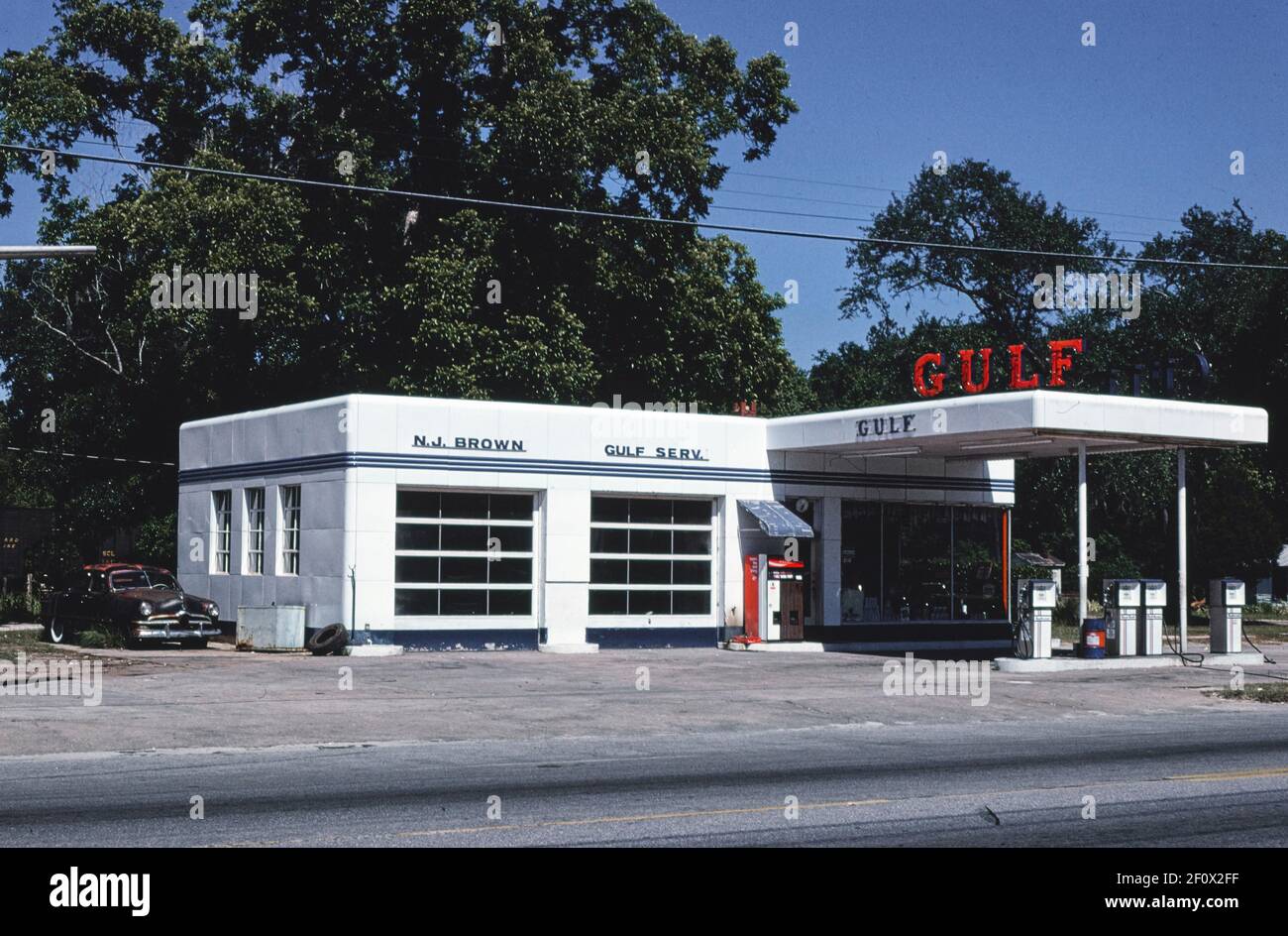 Gulf gas station hires stock photography and images Alamy