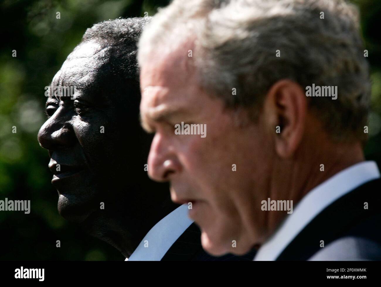 President And Laura Bush Welcome Ghana'S President John Agyekum Kufuor And  His Wife For A State Dinner In Their Honor. Sept. 15 2008. History - Item #  VAREVCHISL028EC297 - Posterazzi