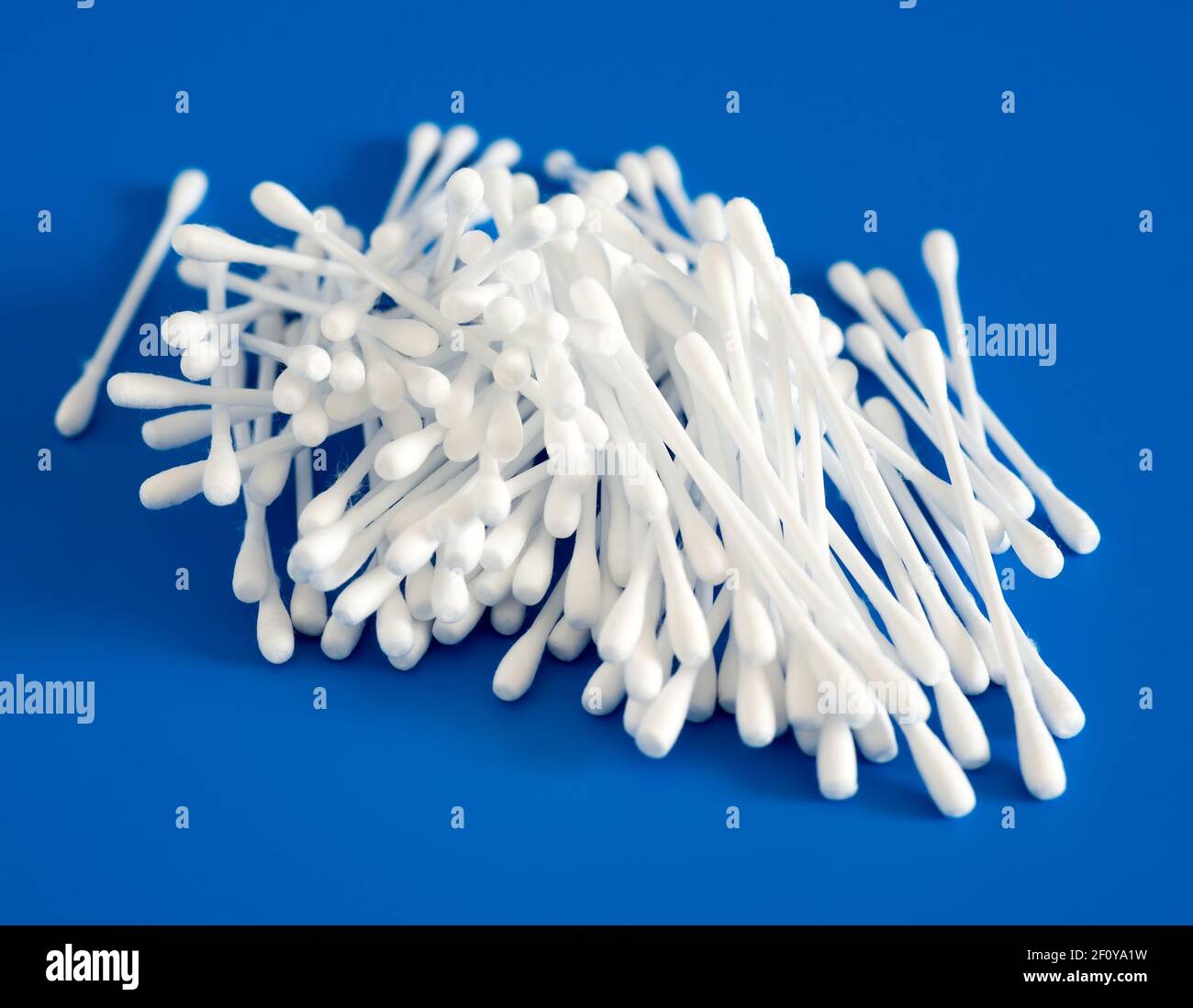 Cotton wool buds hires stock photography and images Alamy