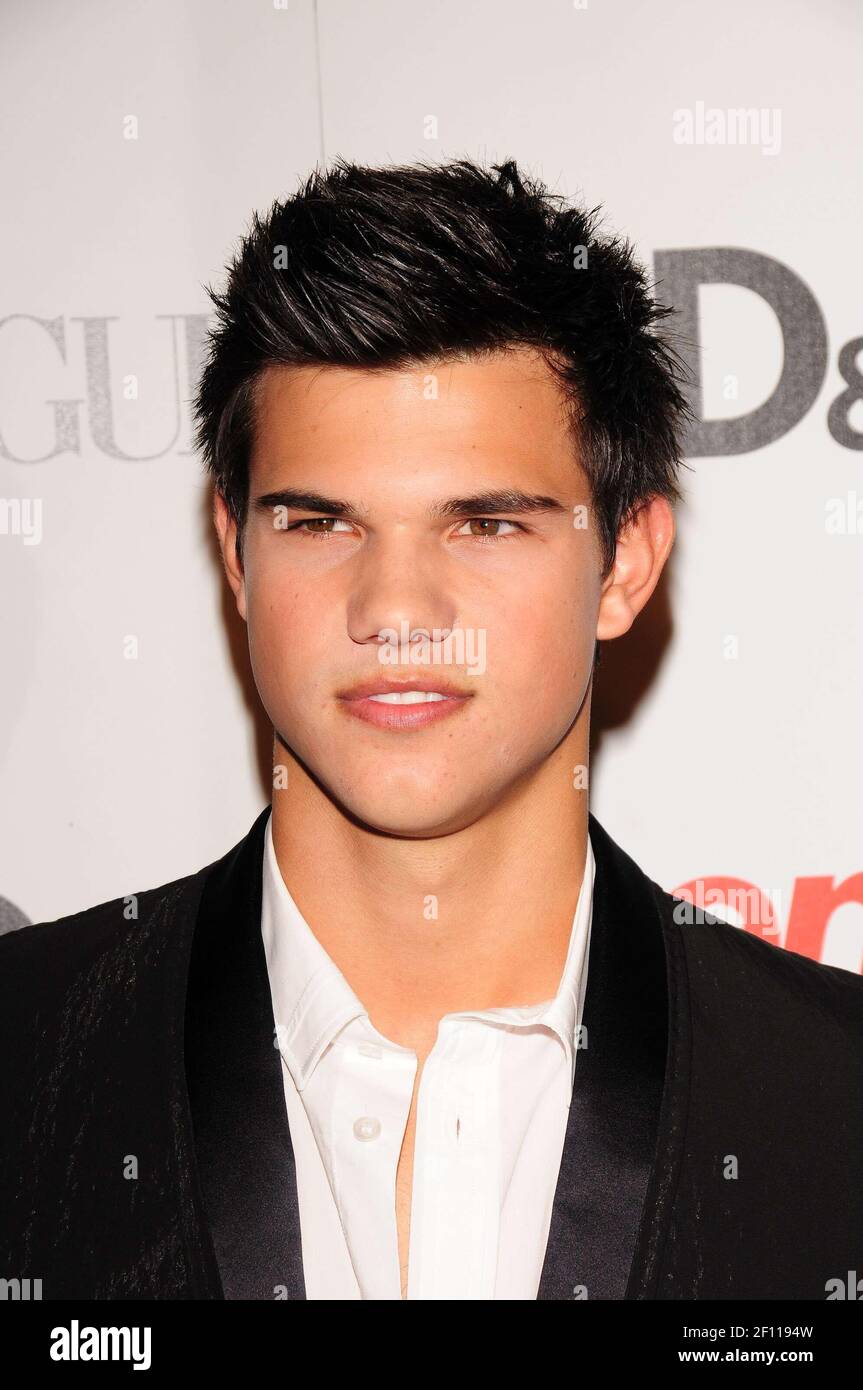 Taylor Lautner. 25 September 2009, Hollywood, CA. The 7th Annual Teen Vogue  Young Hollywood Party held at the Milk Studios. Photo Credit: Giulio  Marcocchi/Sipa Press./TeenVogue gm.074/0909261315 Stock Photo - Alamy