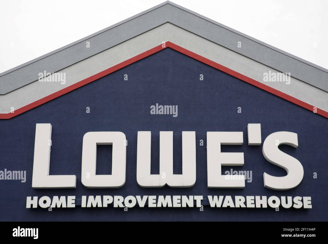 9 November 2009 Ã Frederick, Maryland Ã A Lowe's retail store in