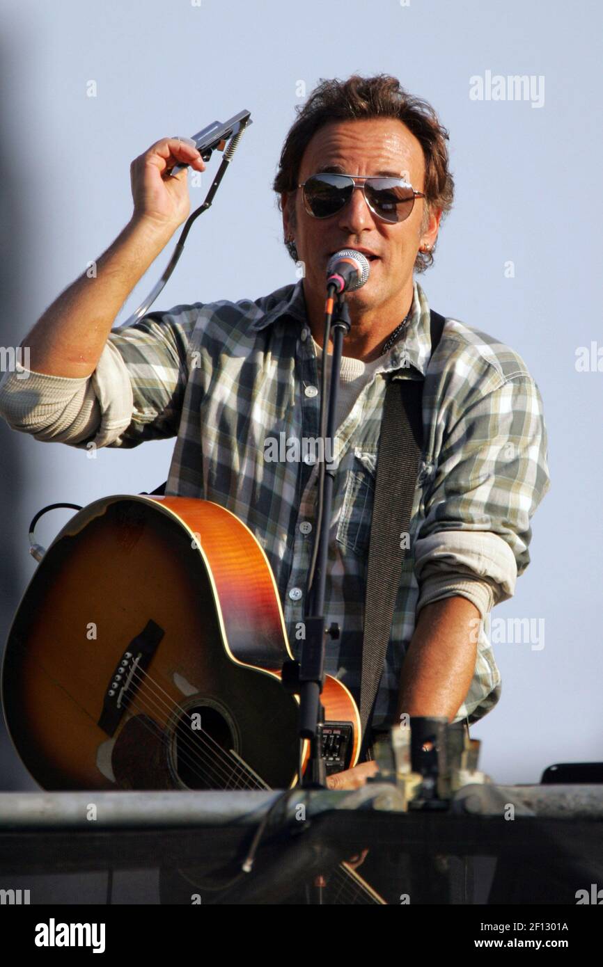 Bruce Springsteen plays at a concert and rally in support of Democratic ...