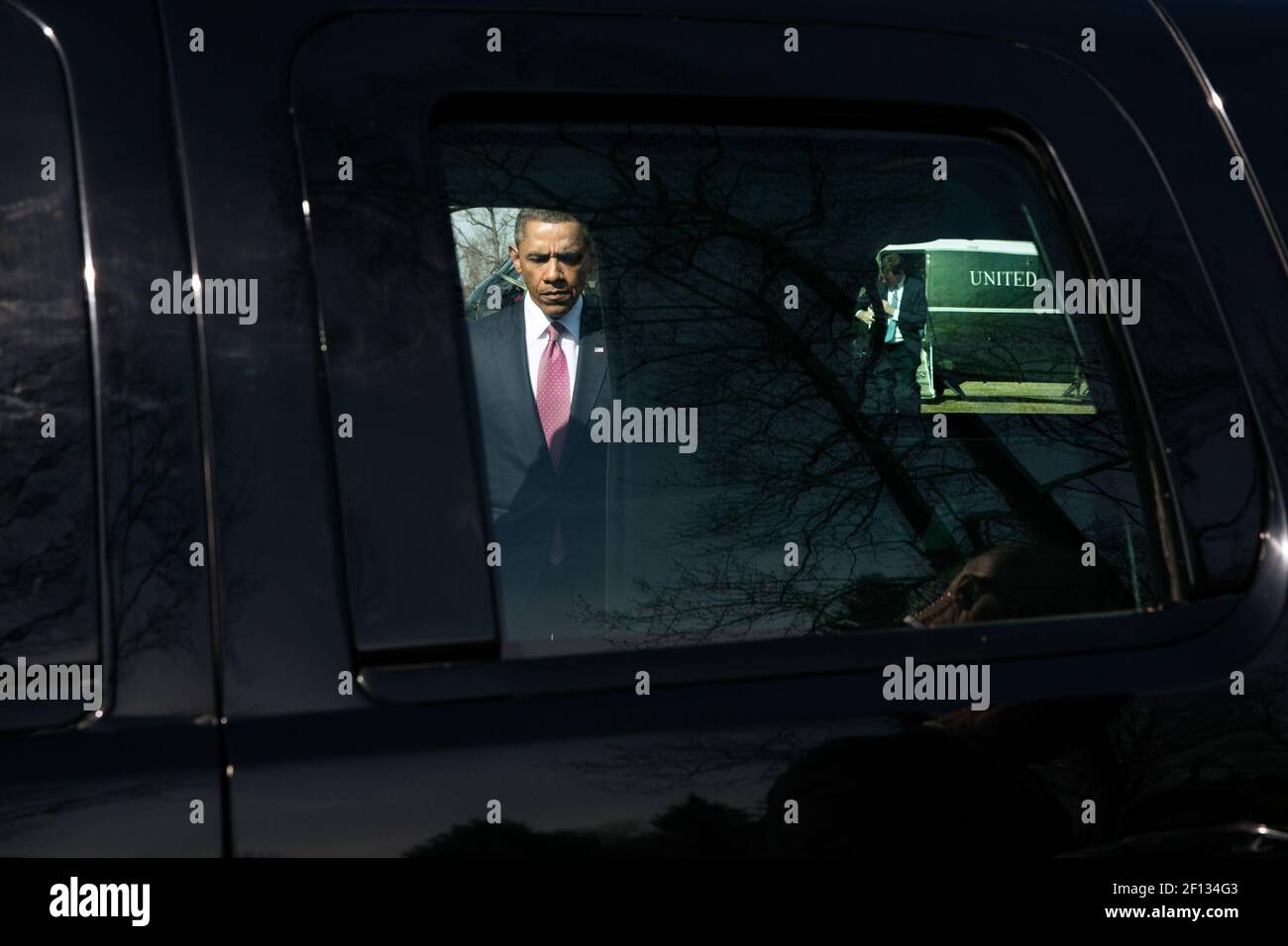 Obama Walter Reed President Barack Obama walks from Marine One to the waiting motorcade ...
