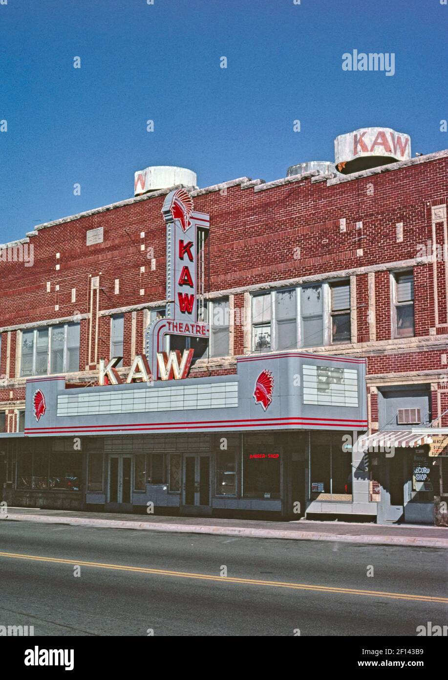 Kaw movie theater hires stock photography and images Alamy