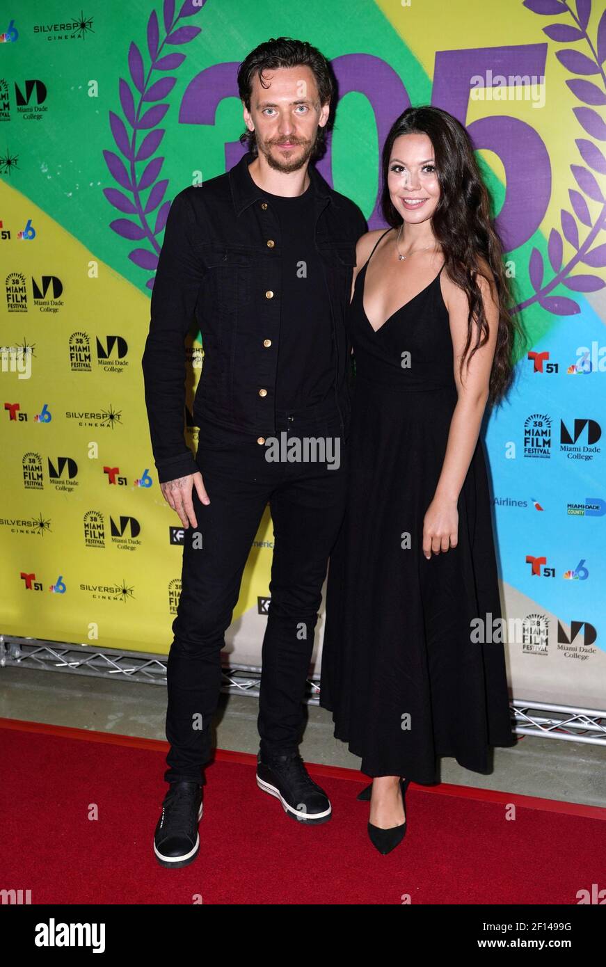 Dunyoning mashhur yalangoch ayol sportchilari Jinsiy ogil onaga ketadi