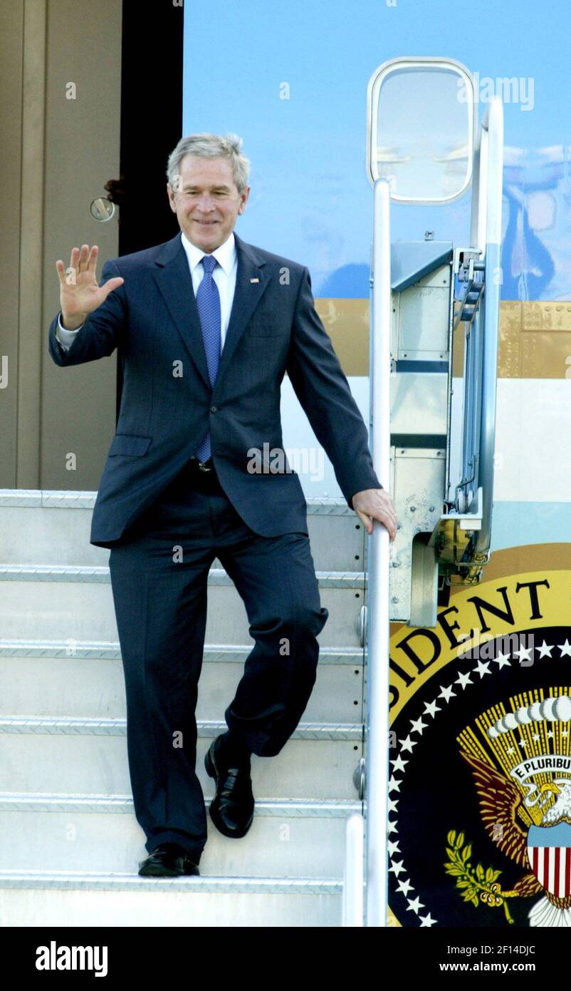 President George W. Bush arrives at San Francisco International Airport ...
