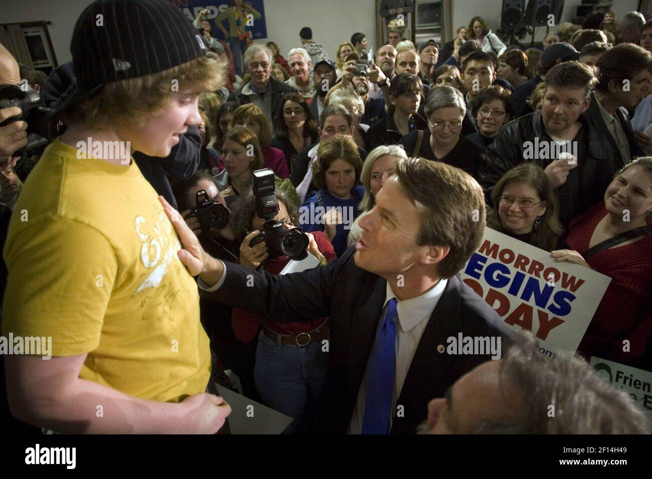 Democratic presidential hopeful, former Senator John Edwards thanks Zeb