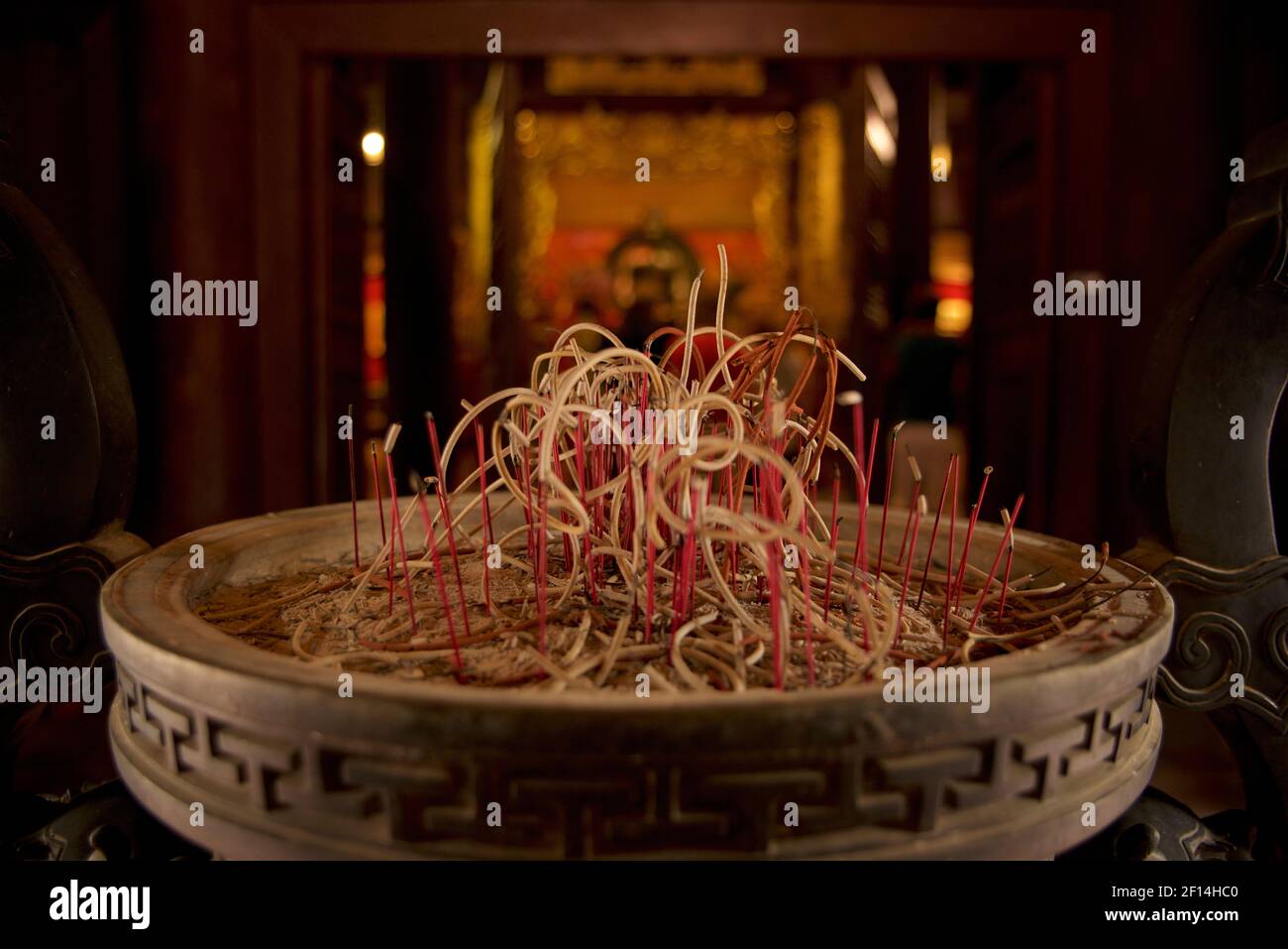 Incense sticks in vietnamese temple hi-res stock photography and images ...