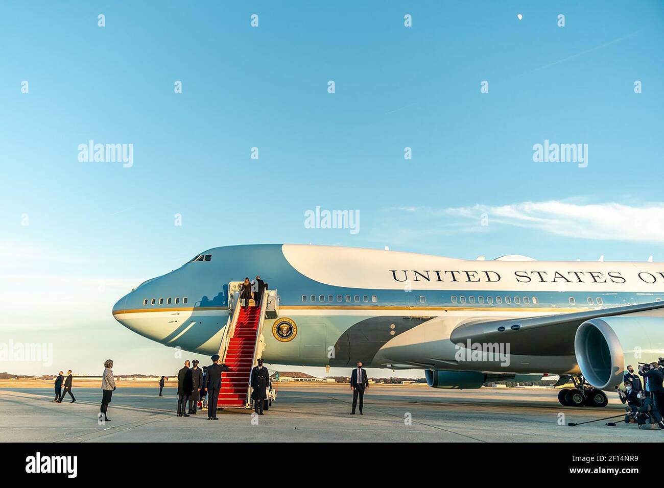President Donald Trump and First Lady Melania Trump arrive at Joint ...