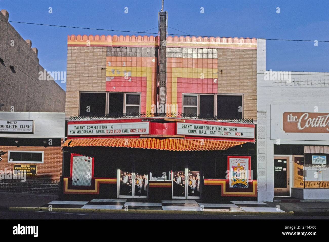 Archival movie theater marquee hires stock photography and images Alamy