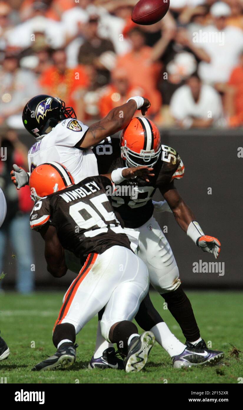 The Cleveland Browns Kamerion Wimbley (95) tackles Baltimore Ravens ...