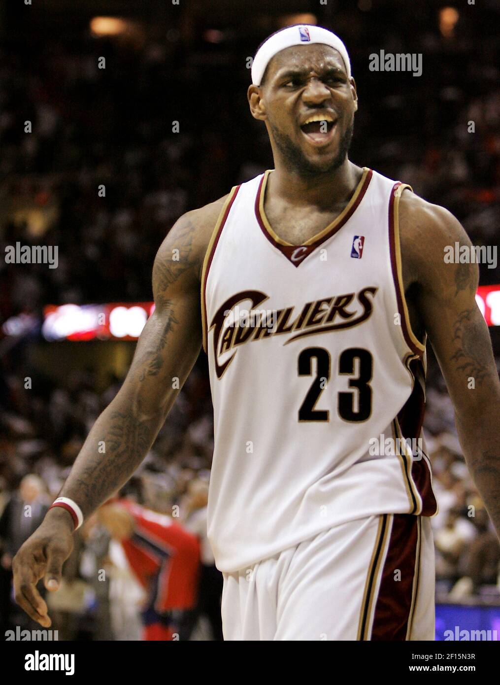 Cleveland Cavaliers LeBron James reacts to the fans after a basket in ...