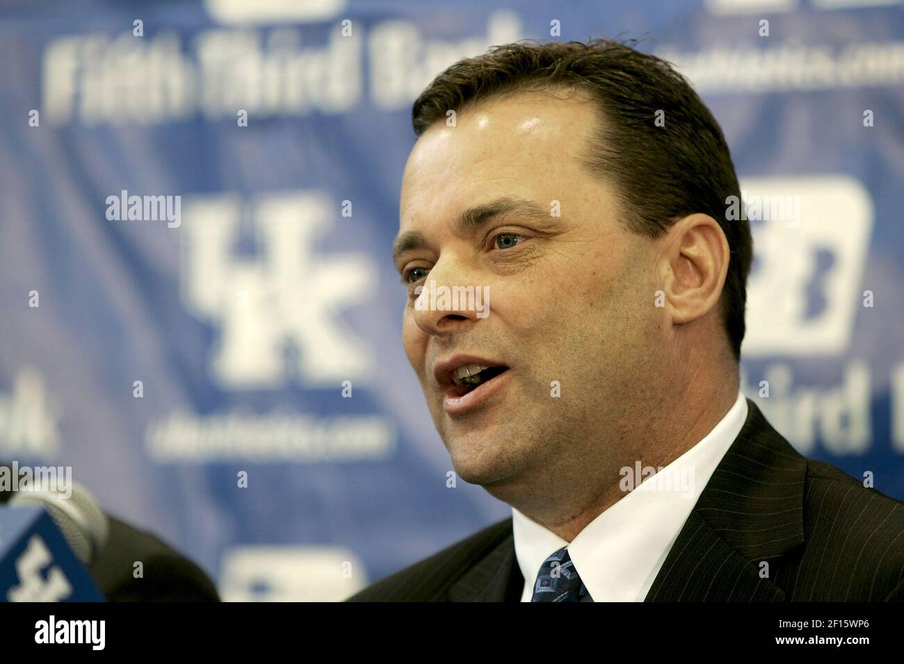 Billy Gillispie, the newly named head coach for the men's basketball team  at the University of Kentucky, meets with the media in Lexington, Kentucky,  on Friday, April 6, 2007. (Photo by Charles