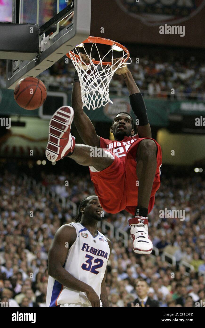 Ohio State's Greg Oden dunks during their NCAA men's basketball  championship game against Florida in Atlanta, Georgia, on Monday, April 2,  2007. (Photo by Jim Prisching/Chicago Tribune/MCT/Sipa USA Stock Photo -  Alamy