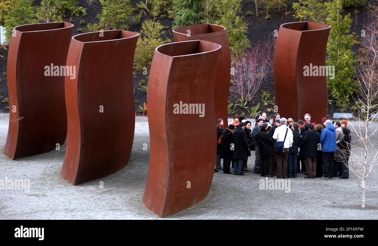 Artist Richard Serra offers insight to his monolithic sculptures to a ...