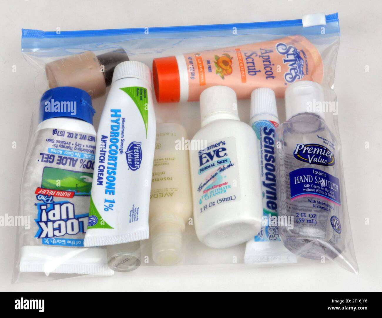 Quart size hi-res stock photography and 