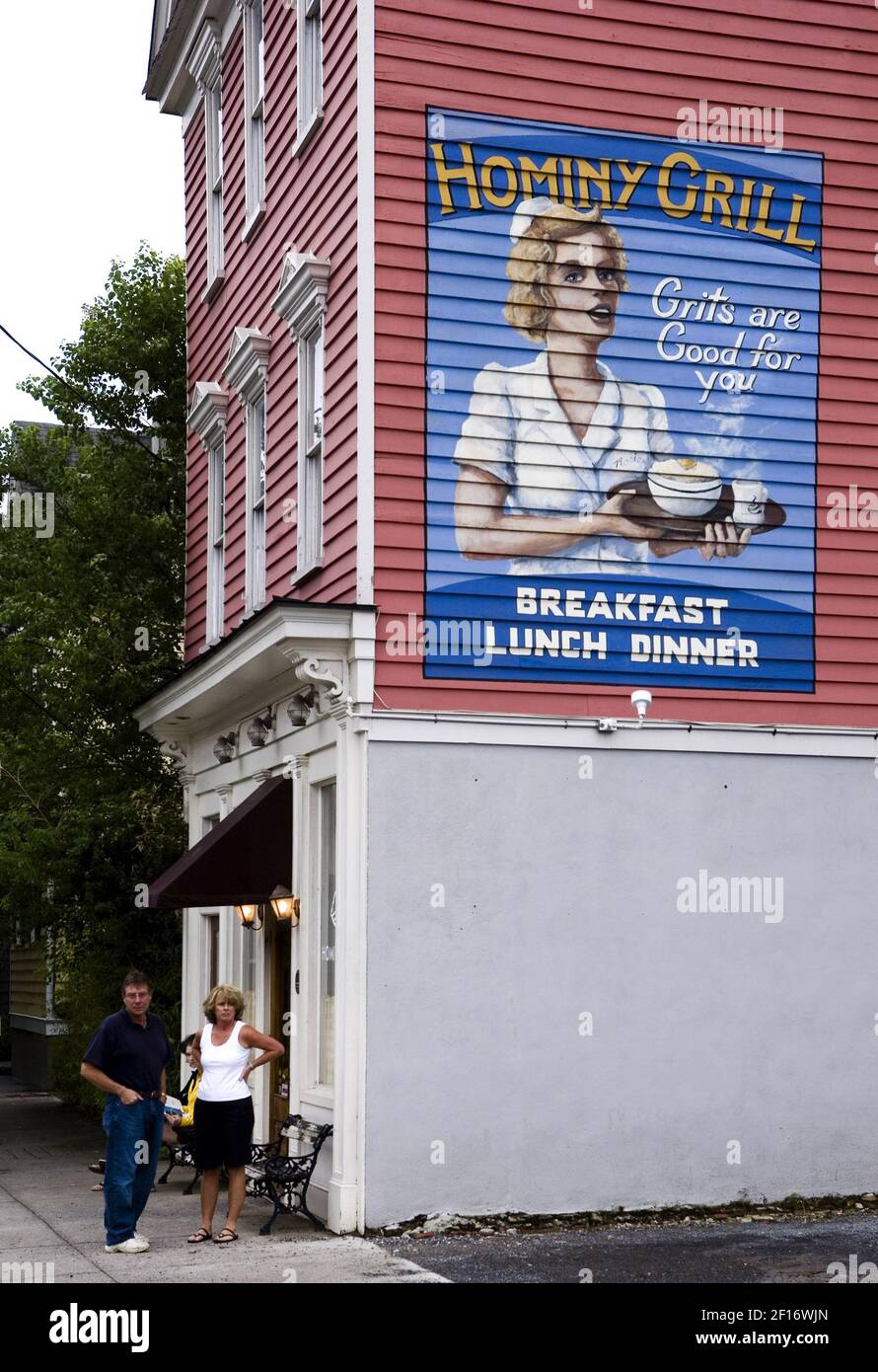 Exterior of the Hominy Grill in Charleston, South Carolina. (Photo by Bill  Hogan/Chicago Tribune/MCT/Sipa USA Stock Photo - Alamy