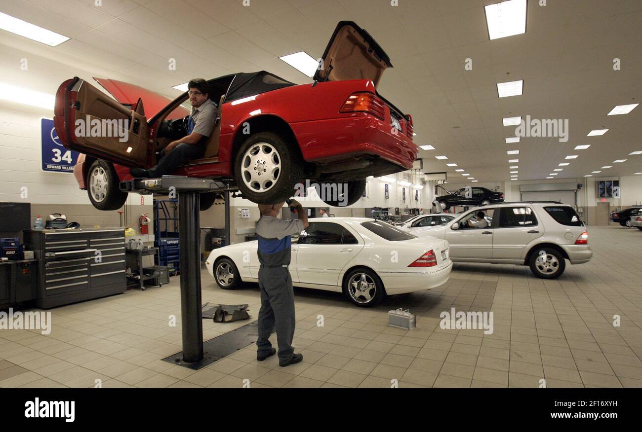 The service area at Park Place Motorcars and Park Place Porsche has
