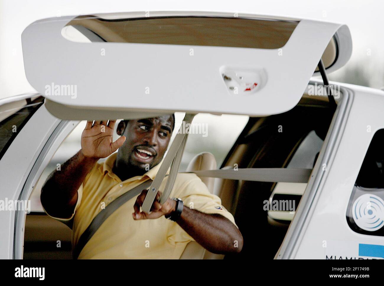 Barrington Irving, a 22yearold JamaicanAmerican pilot, hopes to