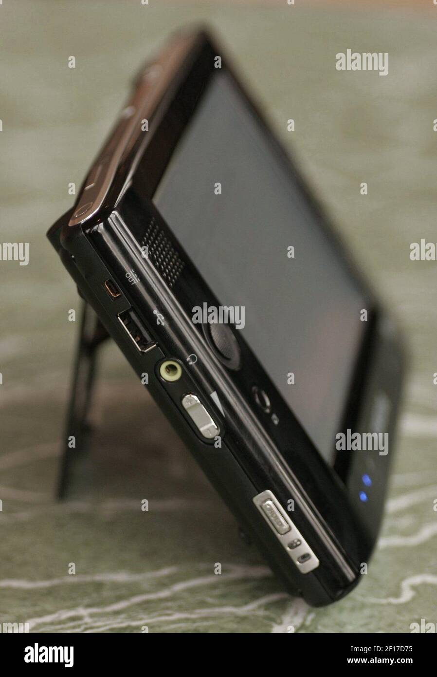 Headphone jacks are standard on Samsung's Q1. This model has