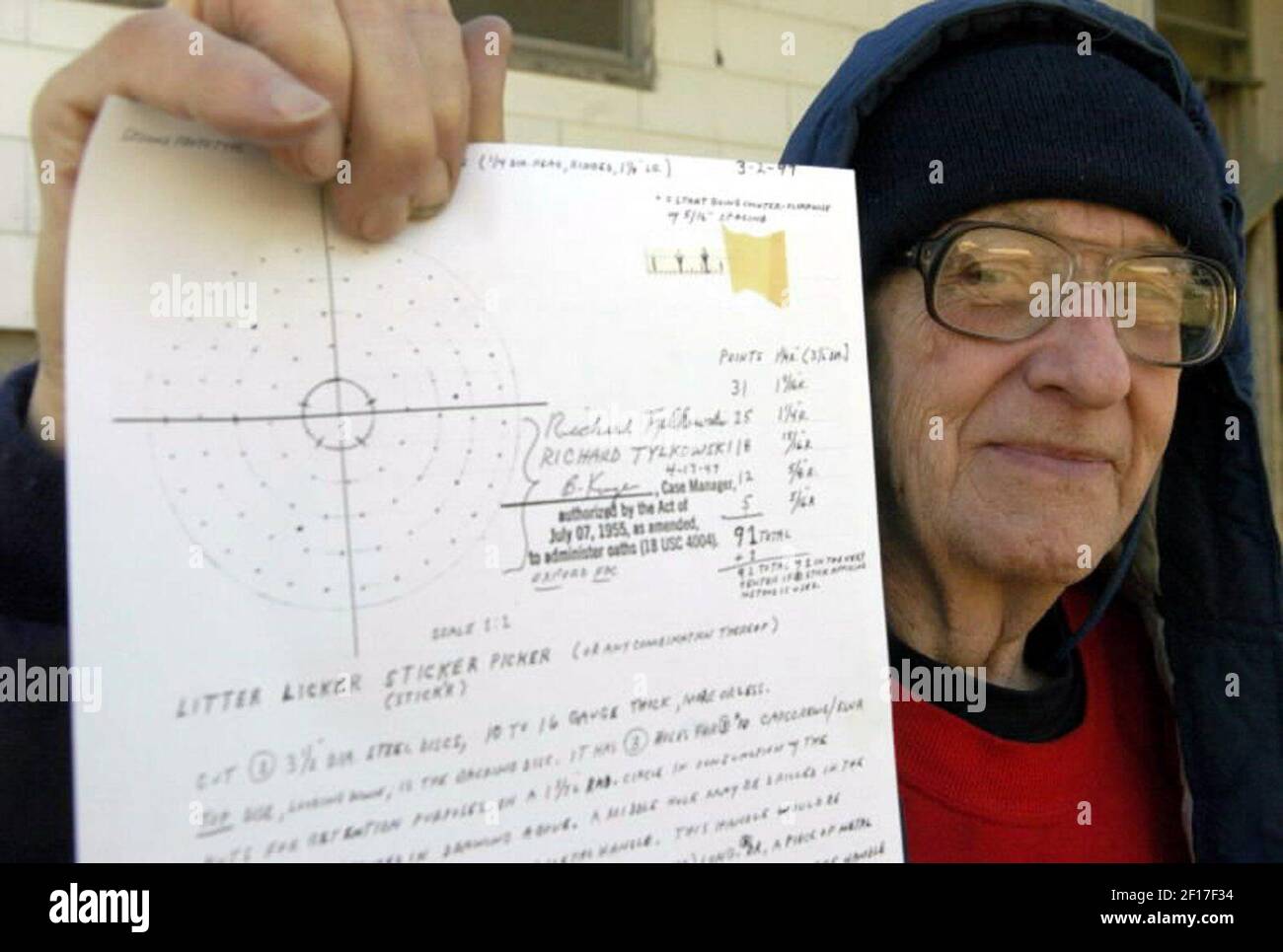 Displaying a rough sketch of his device, Richard Tylkowski of Fox Lake