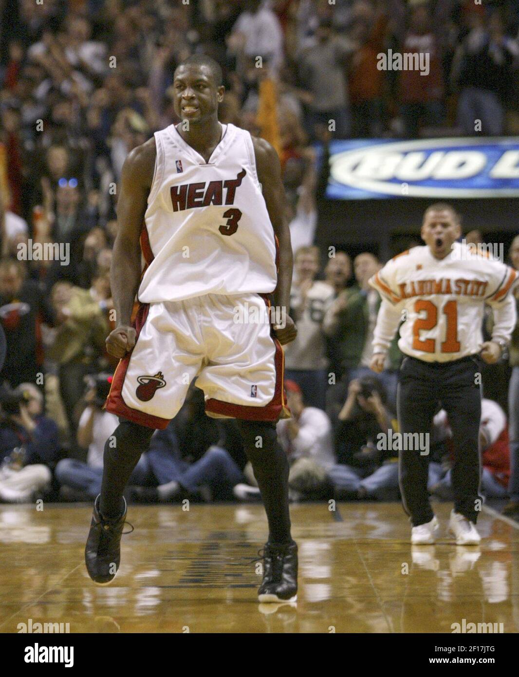 Dwyane Wade's 3-point game-winner for the ages lifts Heat over Warriors  126-125 Florida & Sun News - Bally Sports