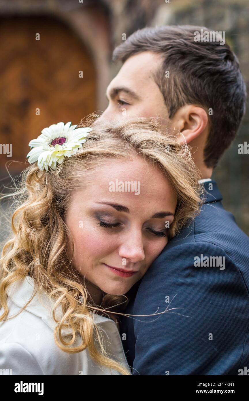 Newlyweds building hi-res stock photography and images - Alamy